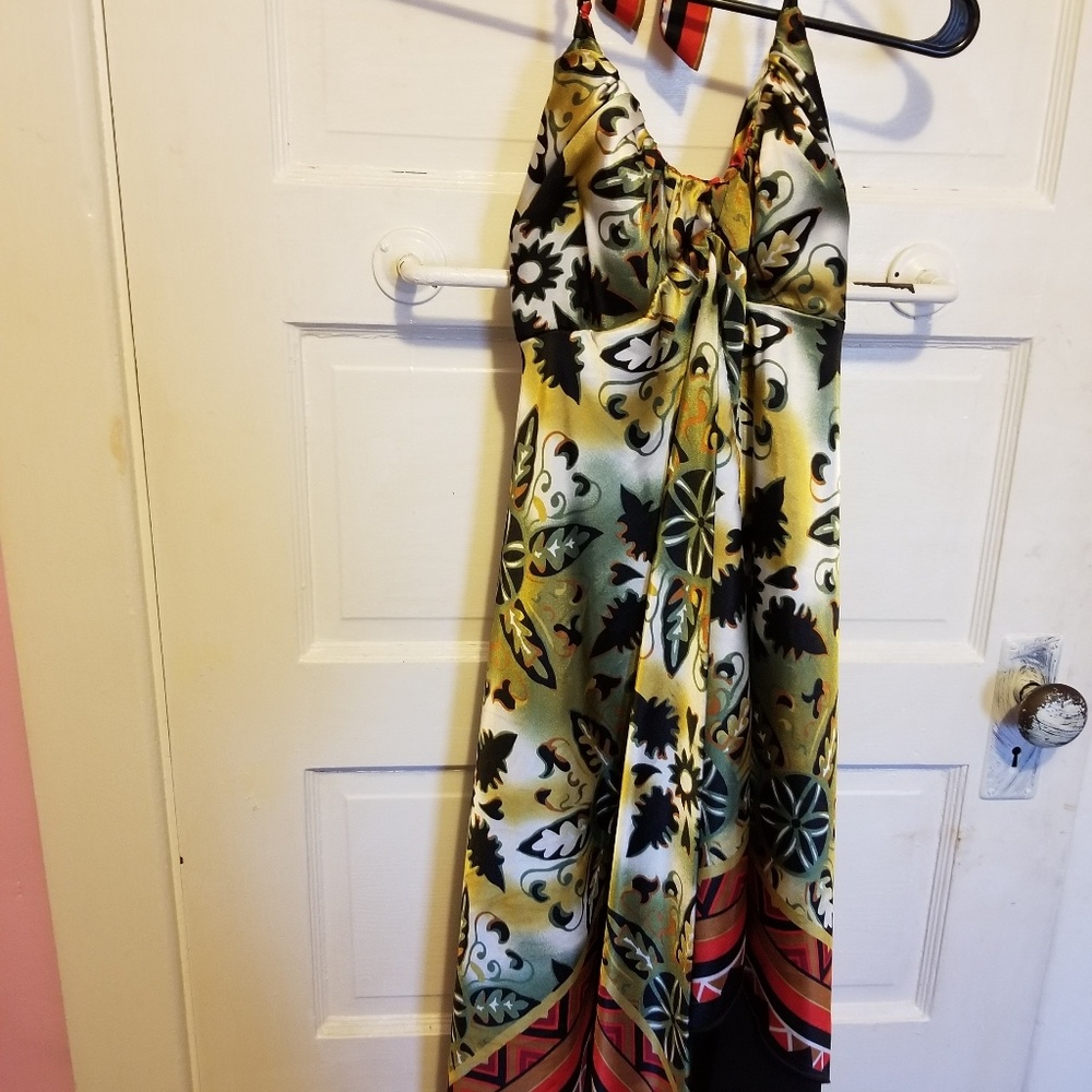 Dress - Picture 2 of 2